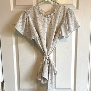 LOFT | Belted Short Sleeve Blouse in Star Pattern | Size Small